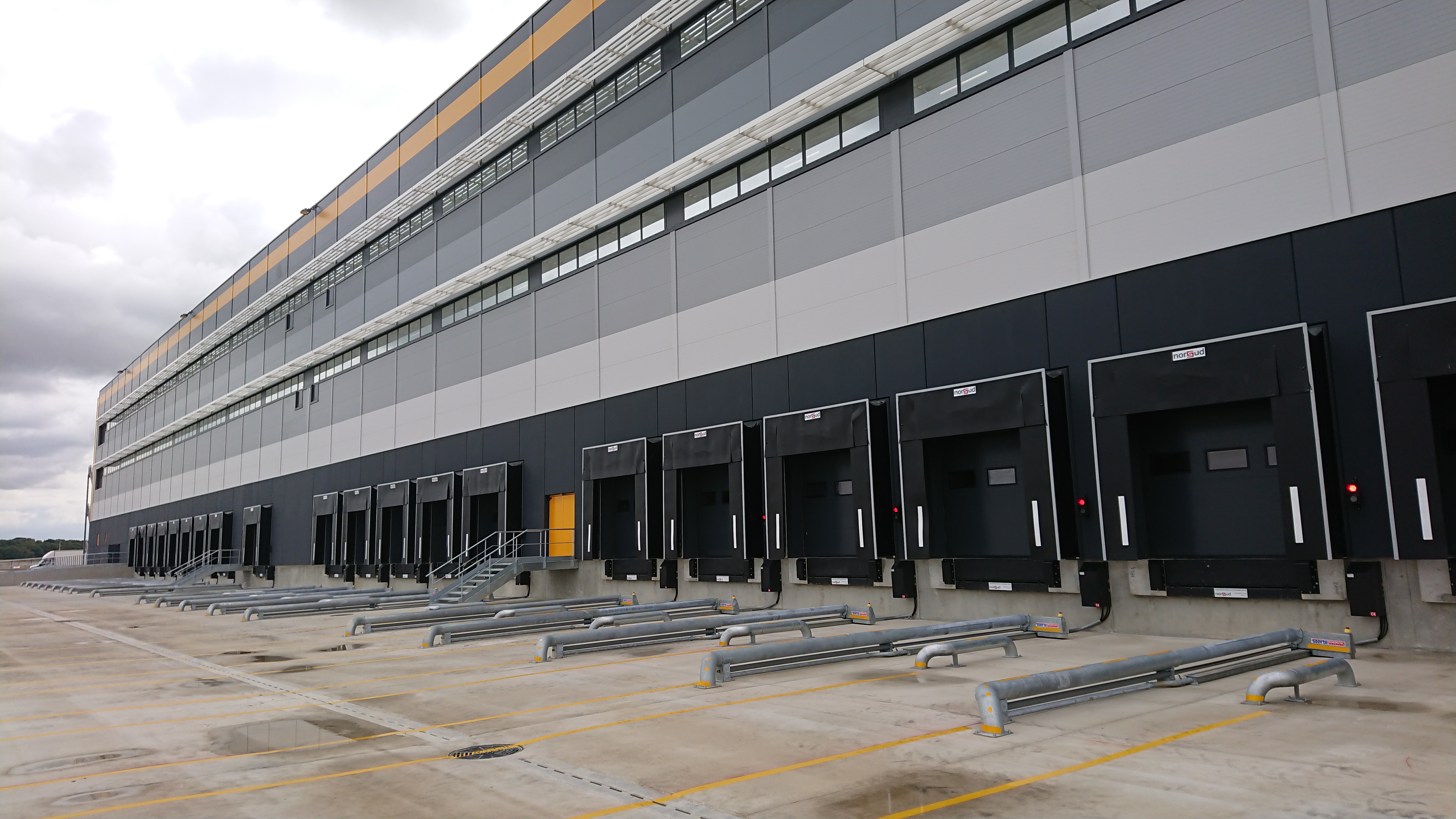 plateforme logistique amazon bretigny sur orge (5)